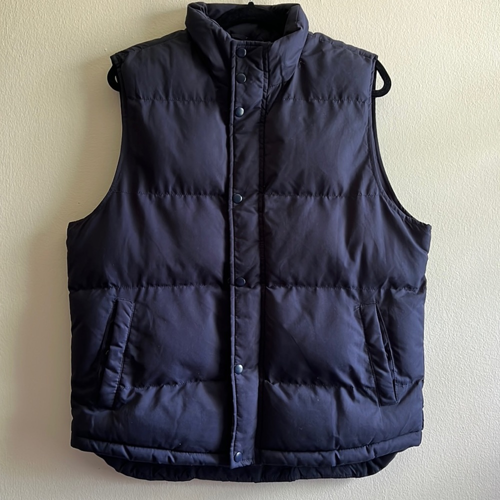 St. John’s Bay puffer jacket. Menswear. Navy blue size M.